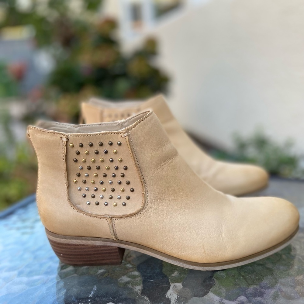 Crown Vintage ”CValendale” Women’s Booties, 9